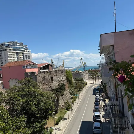 Daire Lukas Vollga *