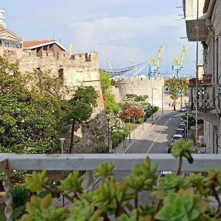 Lukas Vollga Appartamento Durrës