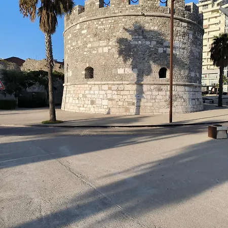 Lukas Vollga * Durrës