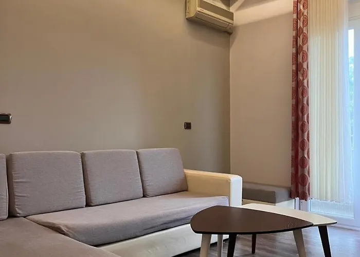 Lukas Vollga Appartement Durrës